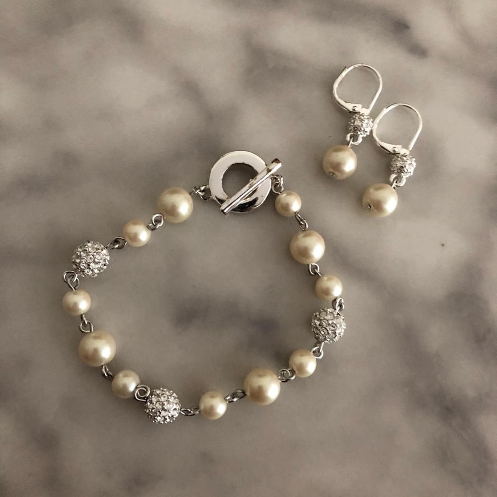 Pearlized Bracelet and Earrings Set